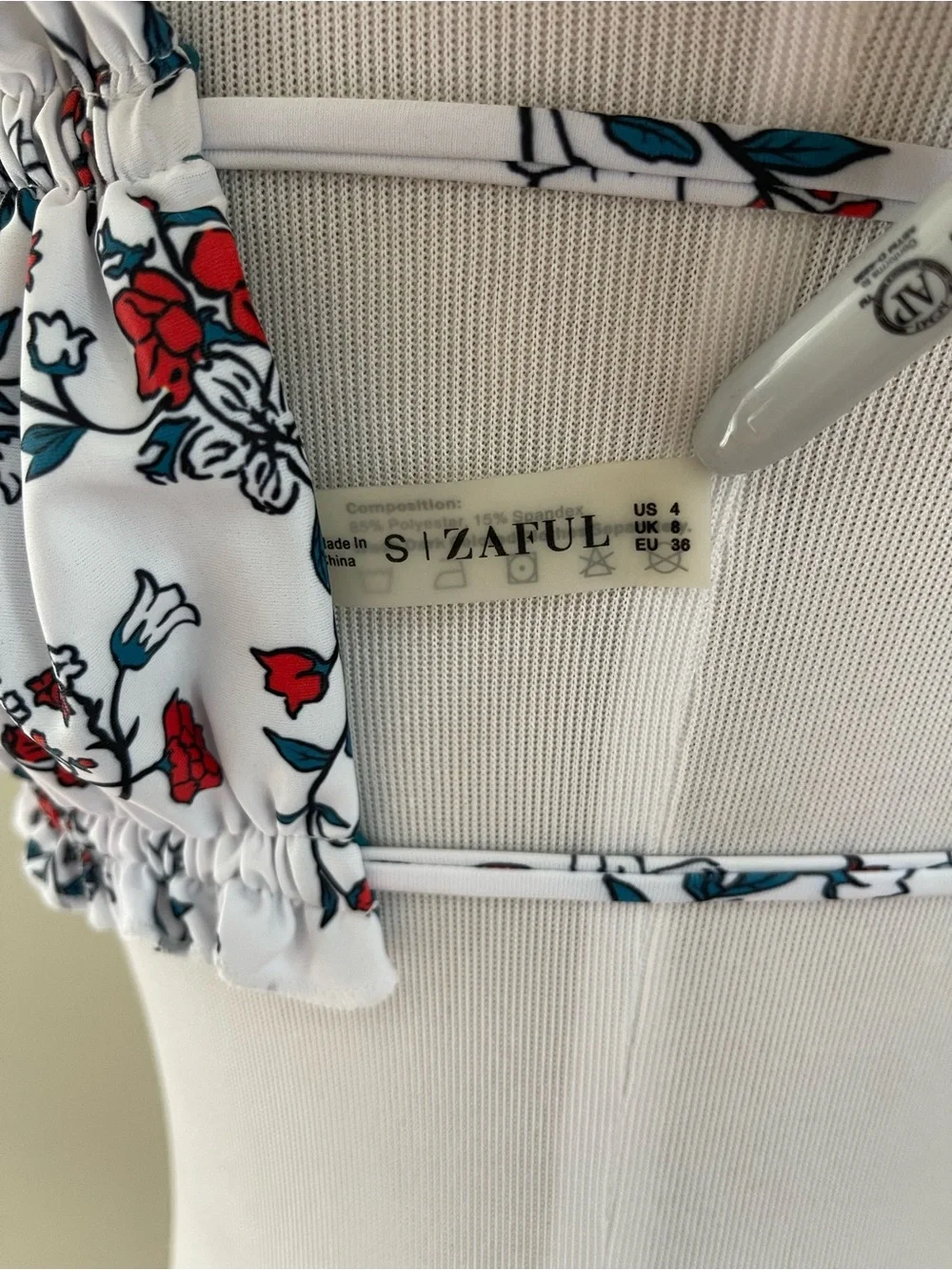 Zaful White Floral Bandeau Bikini with Red & Navy Accents Women’s S - US 4 EU 36
